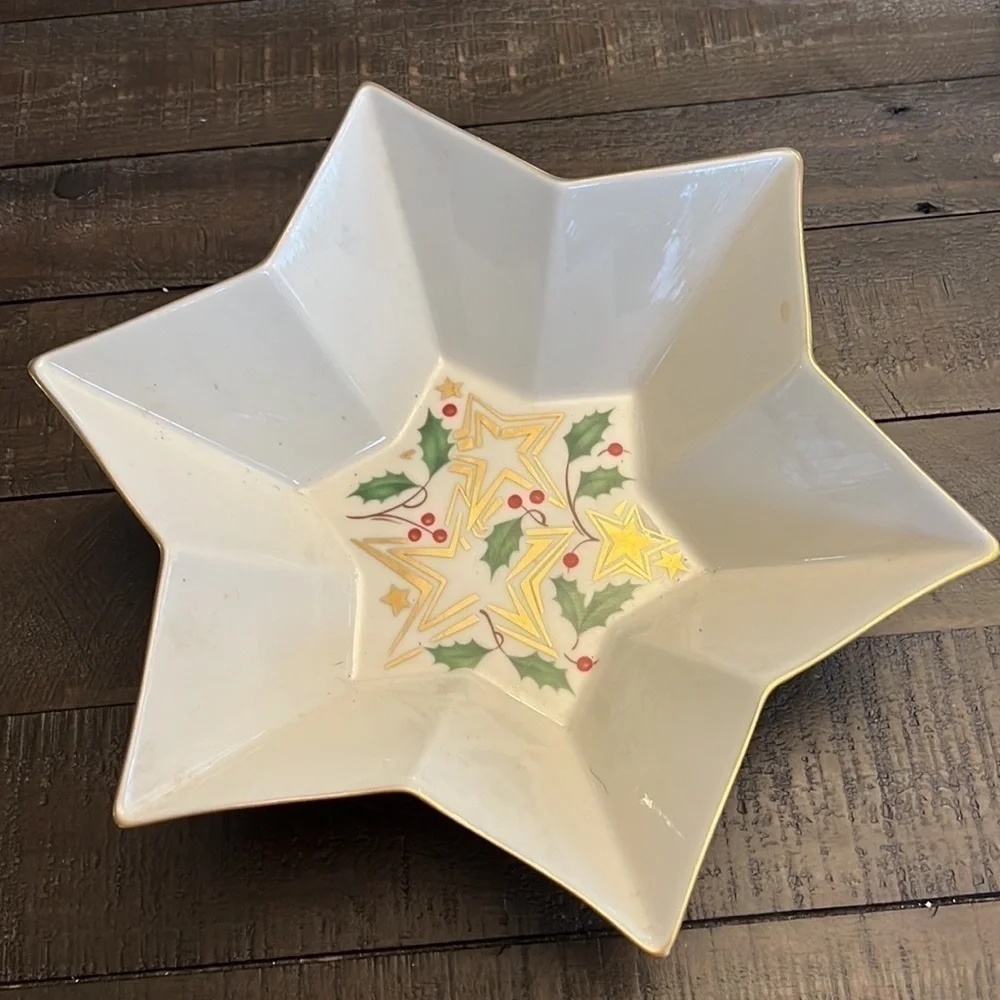 Lenox Christmas Holiday Brightest Star Candy Dish Holly & Berries